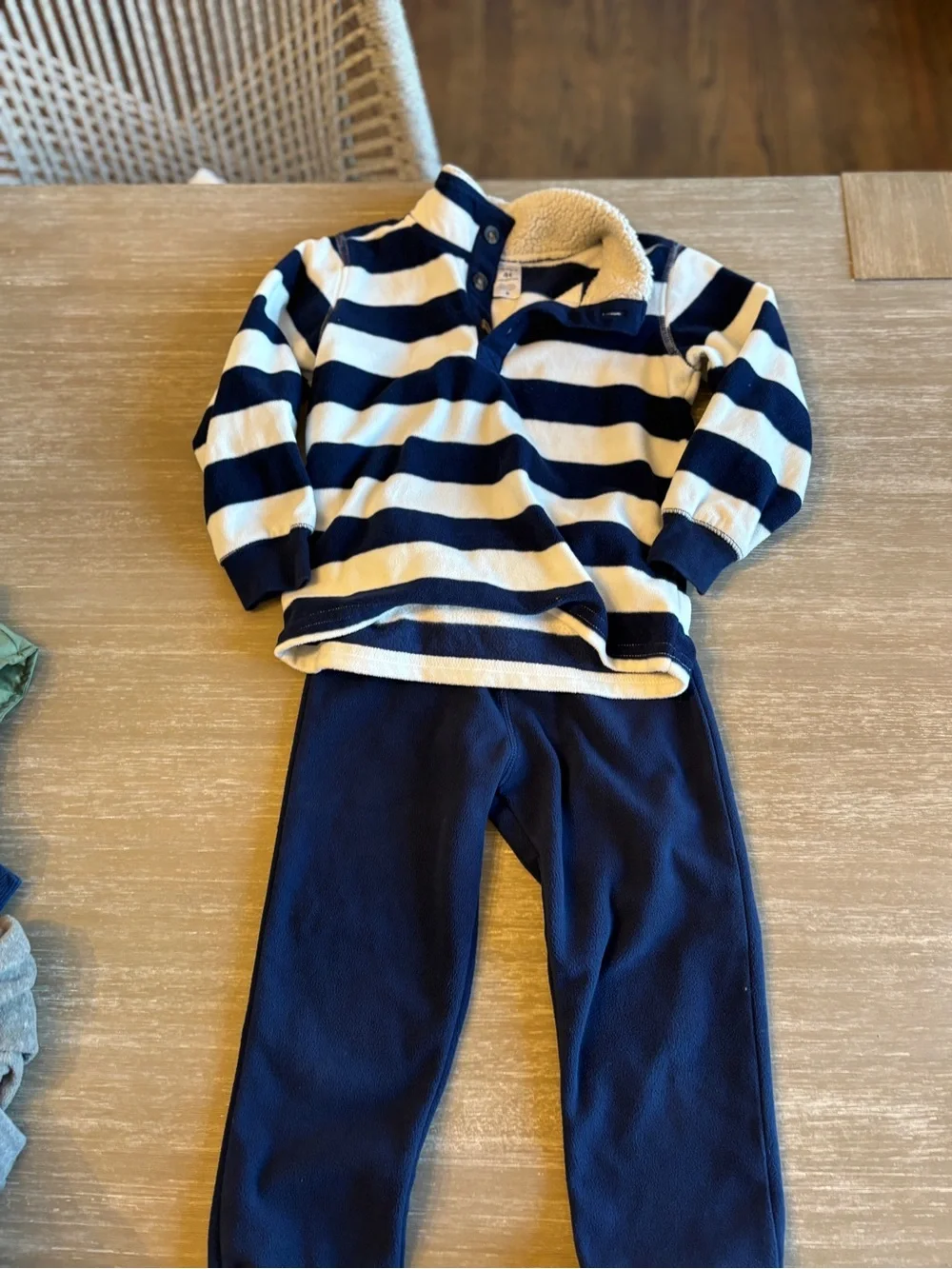 Bundle of toddler boy clothing (4T), cute outfits, 15 pieces! MIX & MATCH! - Picture 13 of 16
